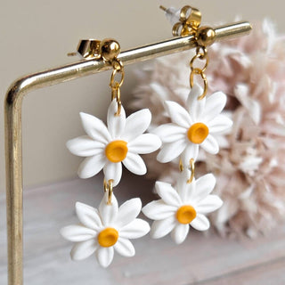 Fem - dubbele madelief hanger detailfoto van Joy & Clay