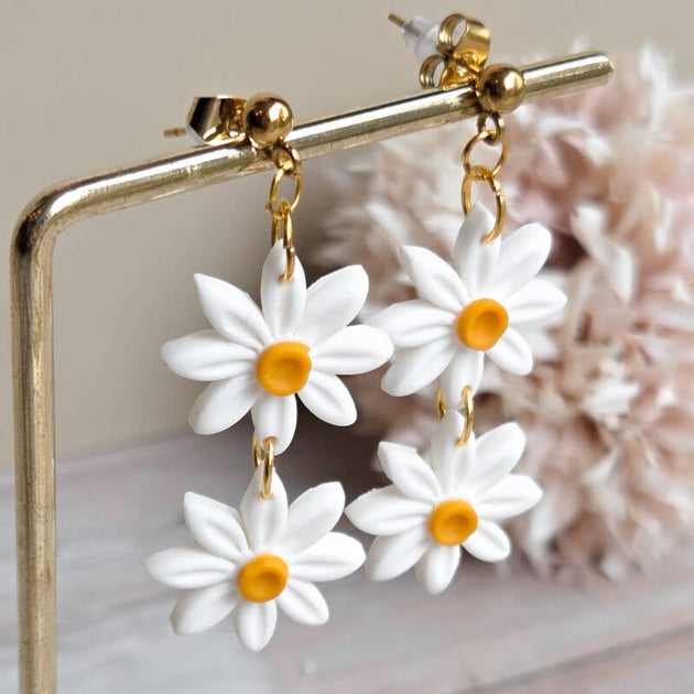 Fem - dubbele madelief hanger detailfoto van Joy & Clay