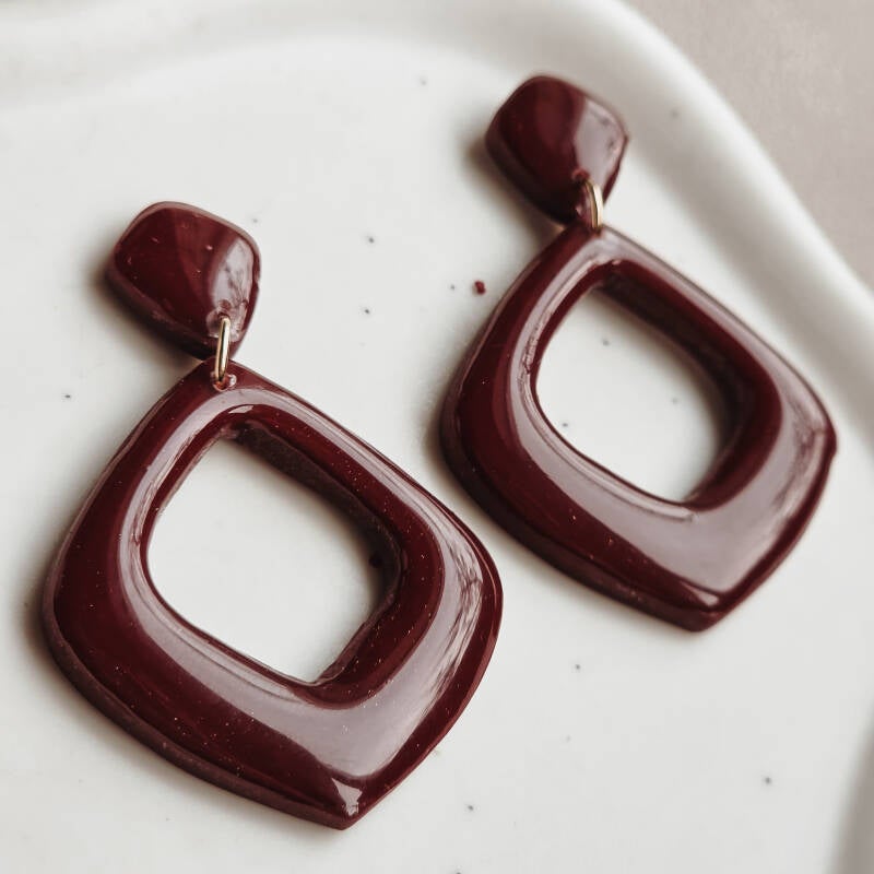 Geometrische druppel bordeaux detailfoto van Joy & Clay