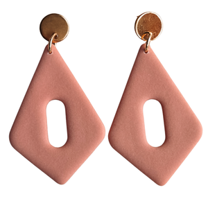 Ruitvormige blush oorbellen