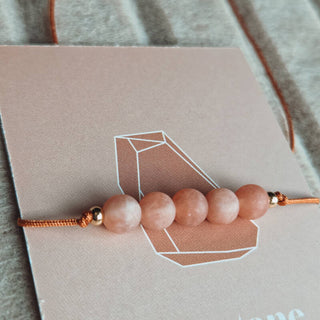 Armbandje edelsteen zonnesteen handgemaakt sieraad van Joy & Clay