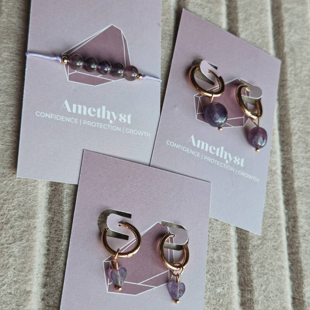 Oorbellen edelsteen amethist detailfoto van Joy & Clay