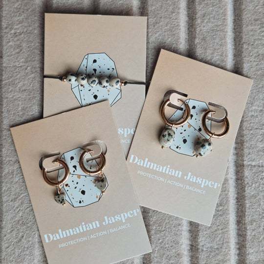 Armbandje edelsteen dalmatiër jaspis detailfoto van Joy & Clay