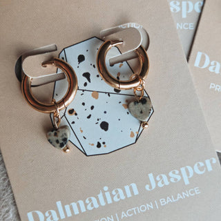 Hartjesoorbellen edelsteen dalmatiër jaspis handgemaakt sieraad van Joy & Clay