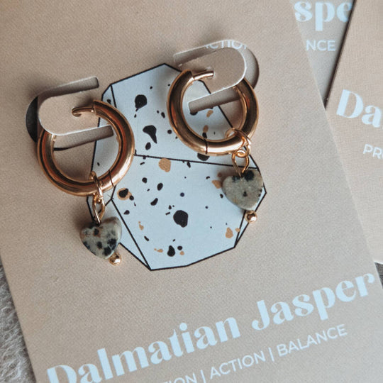 Hartjesoorbellen edelsteen dalmatiër jaspis handgemaakt sieraad van Joy & Clay