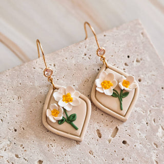 Geboortebloem april: madeliefje detailfoto van Joy & Clay