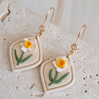 Geboortebloem december: witte narcis handgemaakt sieraad van Joy & Clay