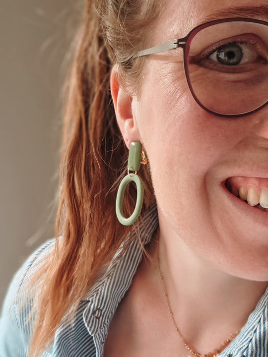 Clip oorbellen statement groen