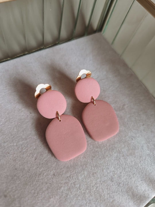 Clip oorbellen organisch roze