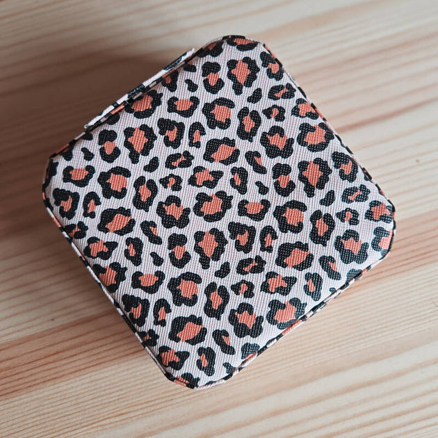 Sieradendoosje panterprint handgemaakt sieraad van Joy & Clay