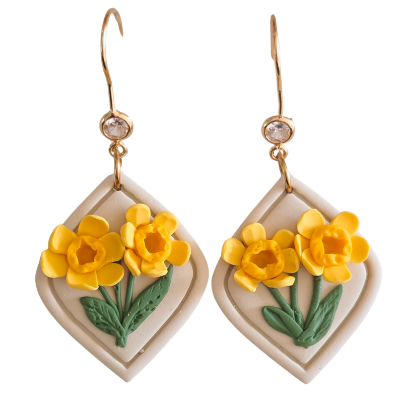 Geboortebloem maart: narcis handgemaakte oorbellen van Joy & Clay