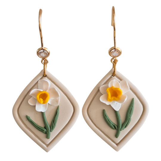 Geboortebloem december: witte narcis handgemaakte oorbellen van Joy & Clay