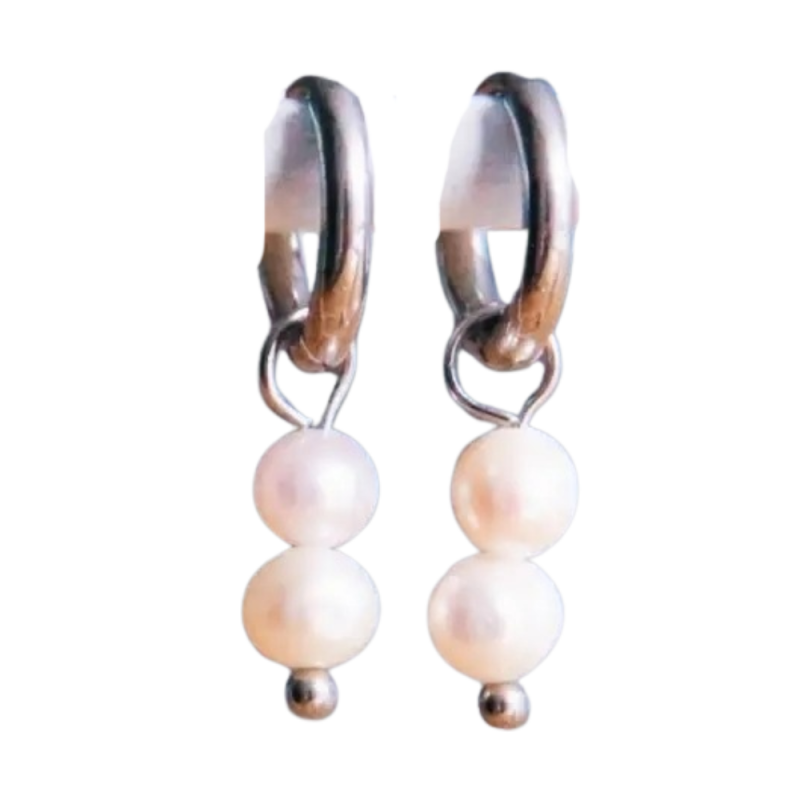 Ringetjes met zoetwaterparel - zilver handgemaakte oorbellen van Joy & Clay