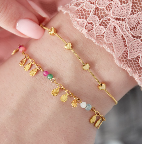 Armband gekleurde steentjes handgemaakt sieraad van Joy & Clay