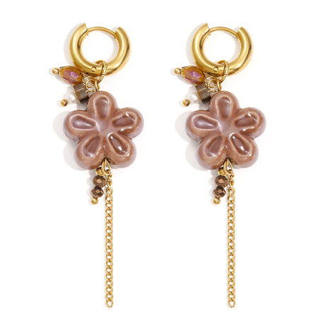 Oorbellen met bloem handgemaakte oorbellen van Joy & Clay
