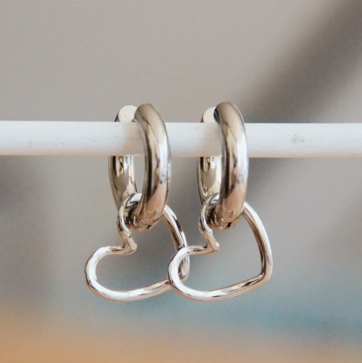Ring met hartje zilver handgemaakt sieraad van Joy & Clay