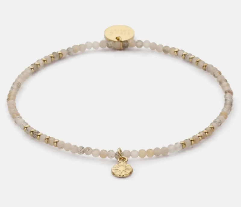 Kralenarmband subtiel handgemaakt sieraad van Joy & Clay