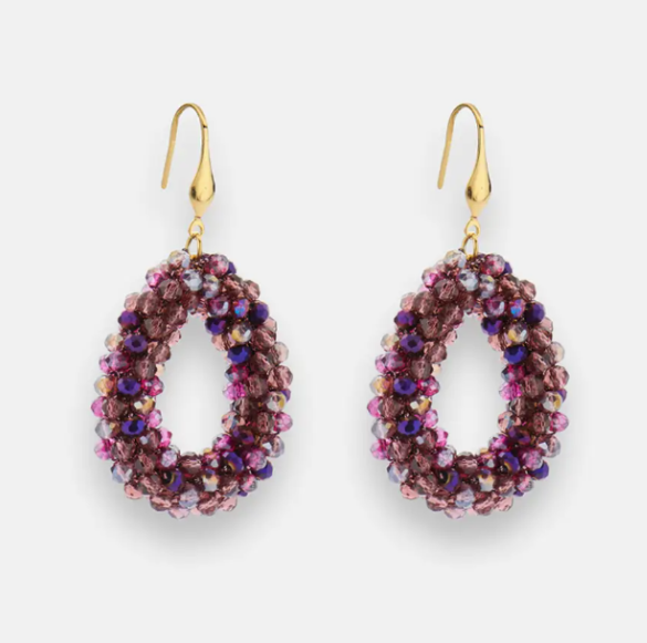 Statement oorbellen paars detailfoto van Joy & Clay