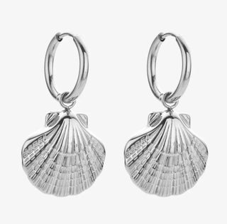 Oorbellen schelpjes zilver handgemaakt sieraad van Joy & Clay